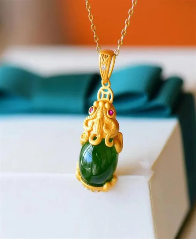 Chalcedony Dragon Anhänger Halskette Charme Schmuck Hetian Jade Achate 925 Silber natürliche geschnitzte Amulettgeschenke für ihre Frauen Green222t1662261