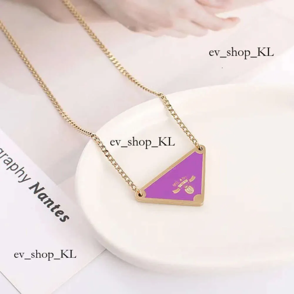 Designer Jewelry Gold Silver Triangle Pendants Female Tiffanyjewelry Couple Gold Chain Pendant Prades Bag Necklace Jewelry Gift Jewelry Woman Accessories 934