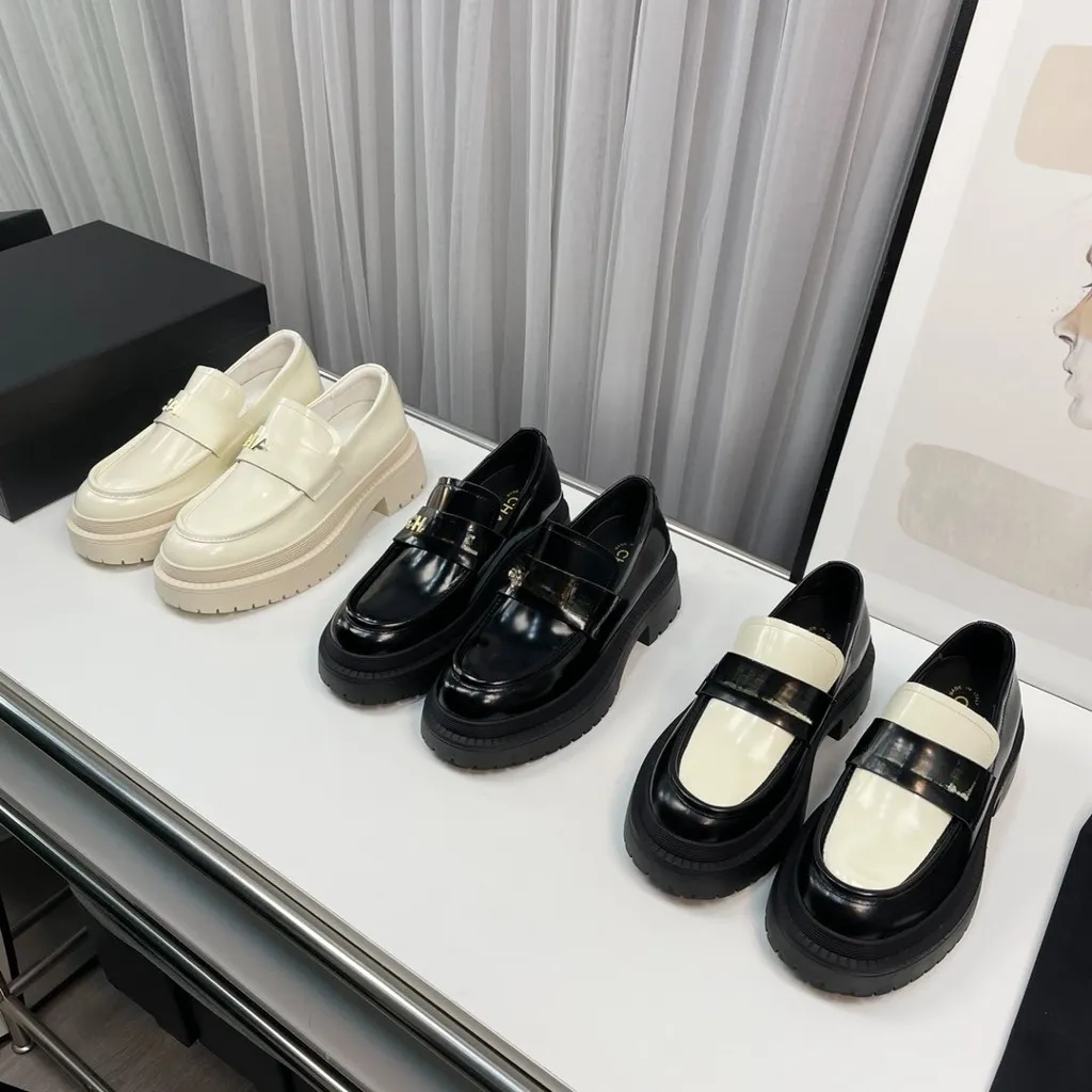 2024 Designer Luxury Platform Loafers Sleek Patent Leather Bold Logo Accenters