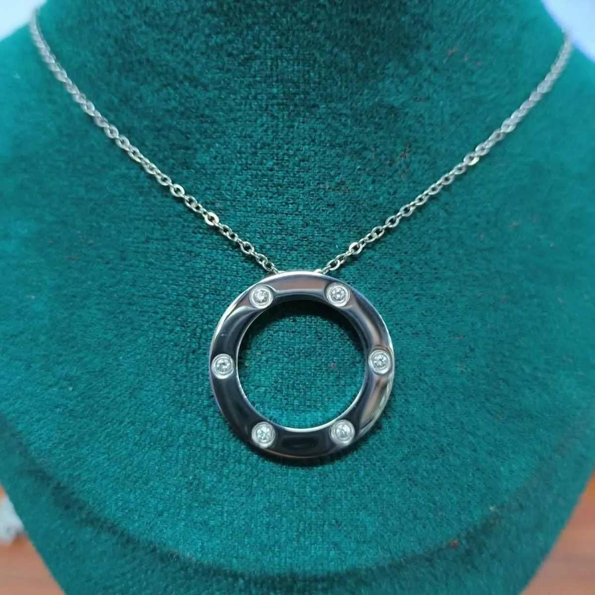 Nieuwe klassieke ontwerp kettingen Hoogte vol met diamantvrije luxe ketting modieus cadeau voor met cart originele ketting