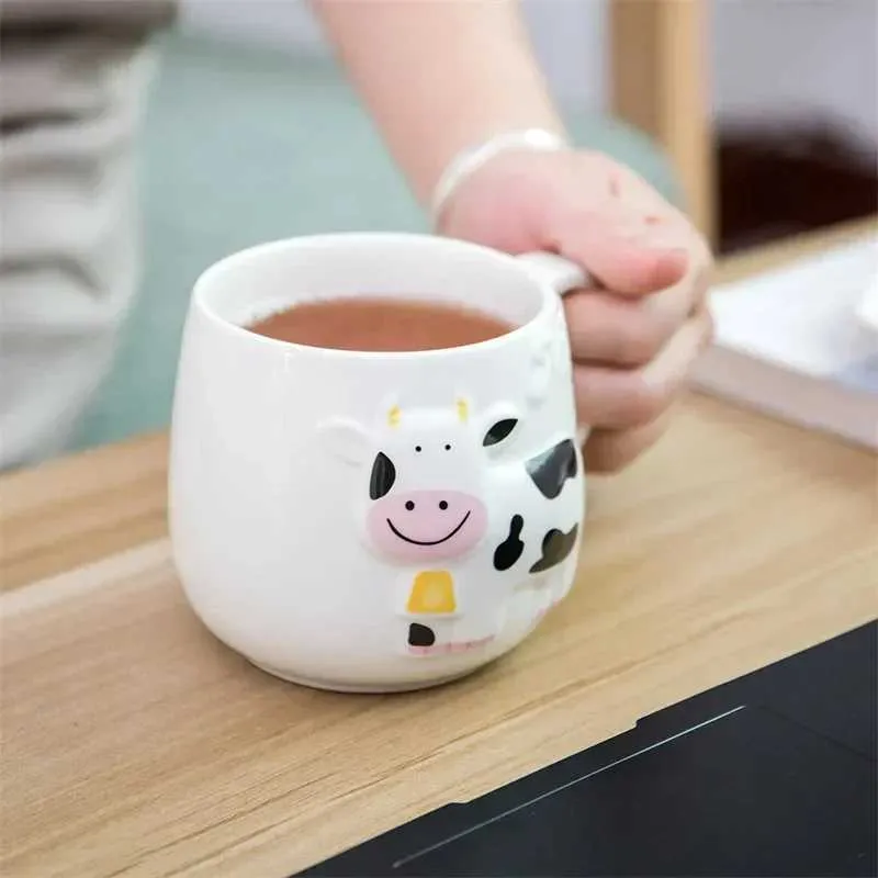 Gobelers 1pc créatif 3d animal tasse relief vache en céramique tasse de café tasse tasse jus de thé lait bouteille de thé mignon petit déjeuner petit déjeuner enfant cadeau h240506