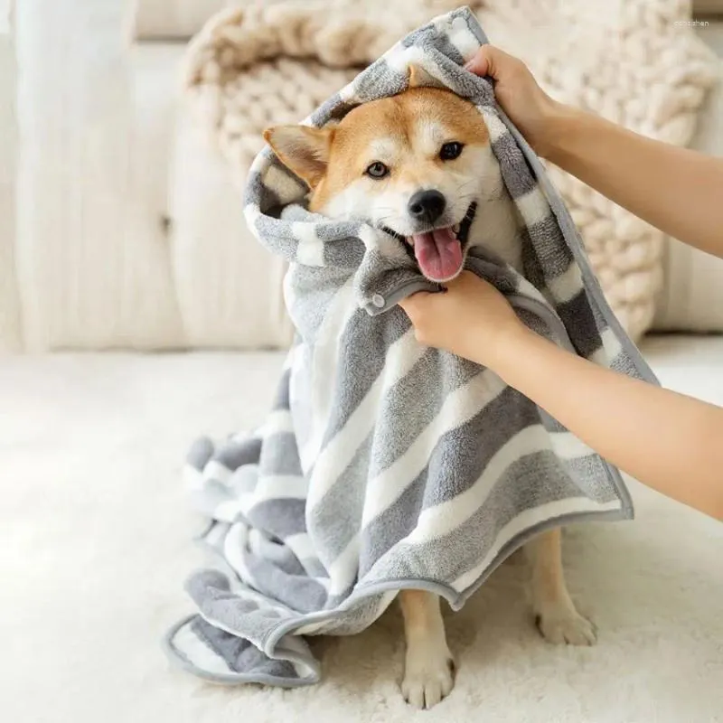 Vêtements de chien Bathrobe chaud réglable confortable sac de bain à séchage rapide rapide Polyester coral velours animal