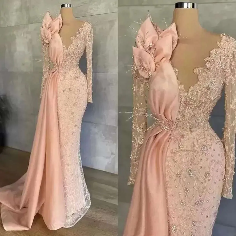 Abiti da design da ballo da ballo rosa Leevette lunghe a V sul collo in pizzo Cristalli Applique Cristalli APPLICATI