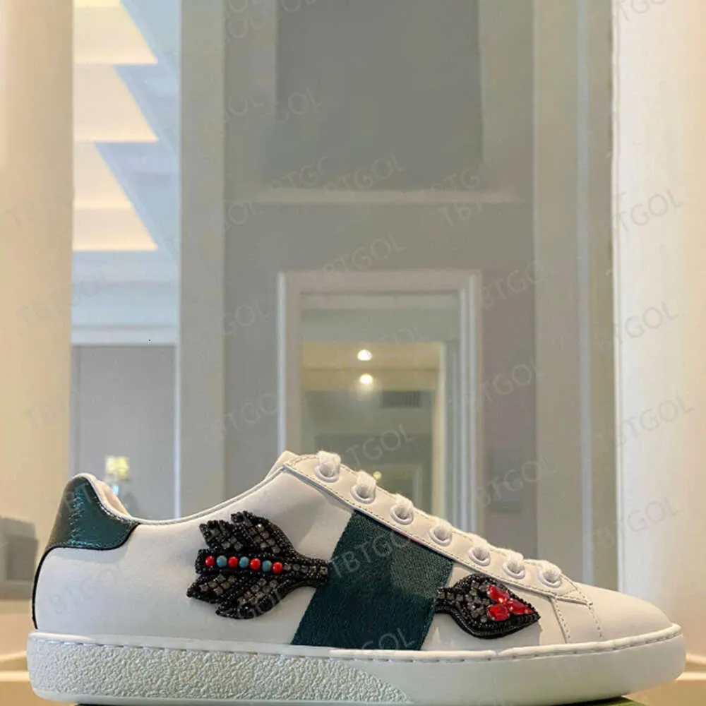 Dhgate gucci sneakers hot sale