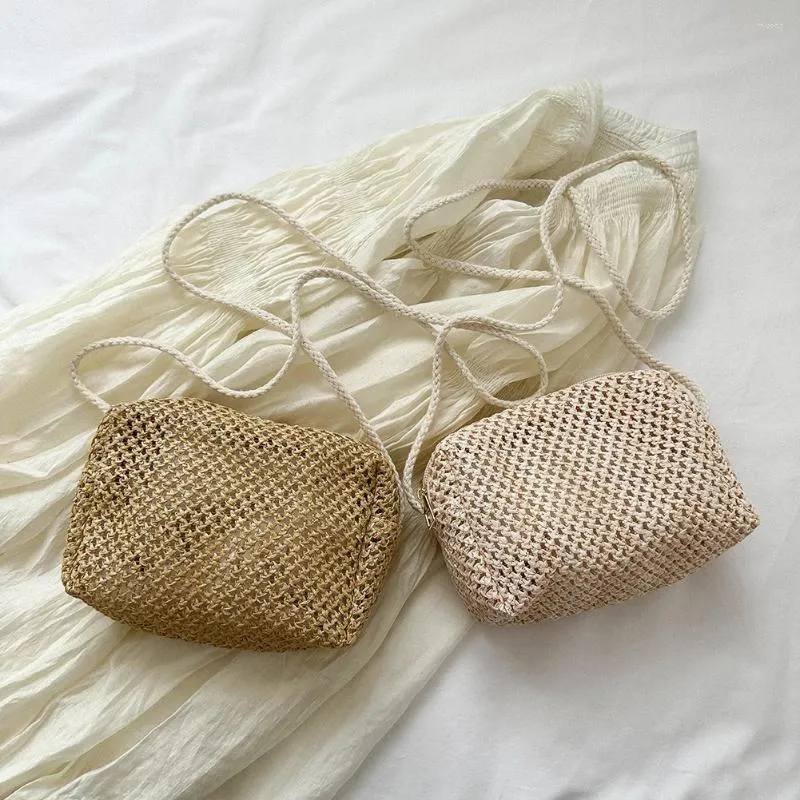 Axelväskor halmväska med kedjestrap enkla damer väska lätt fyrkantig ihålig för dagliga livet
