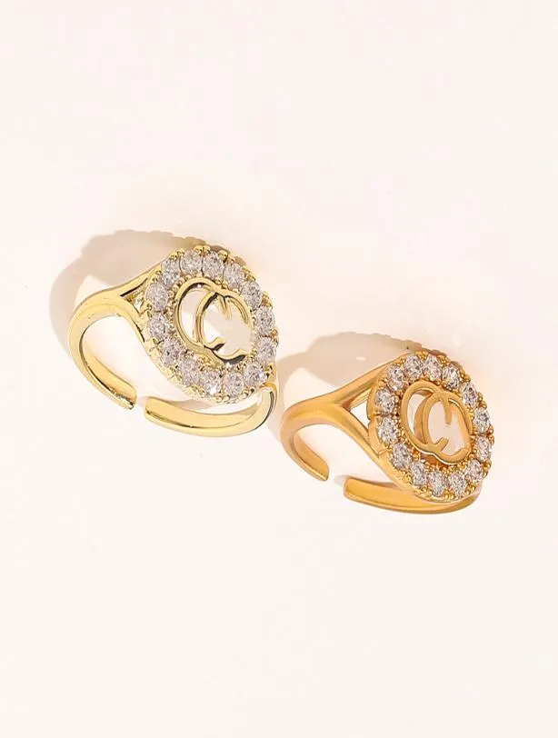 Modeschmuck Designer Ringe Frauen lieben Charme Hochzeitsbedarf Kristall 18K Gold plattiert Kupfer Finger Verstellbarer Ring Luxus ACC2147935