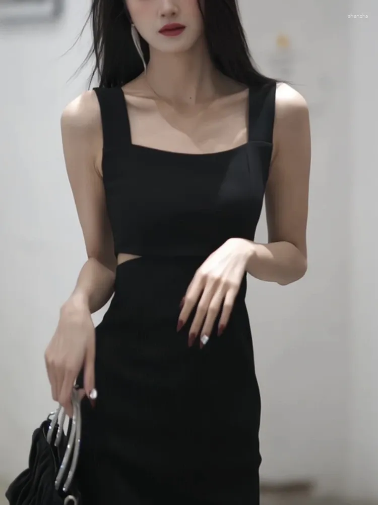 Robes décontractées noire vintage maxi une pièce robe femme creux de la fête élégante sexy femelle de mode coréenne design vêtements
