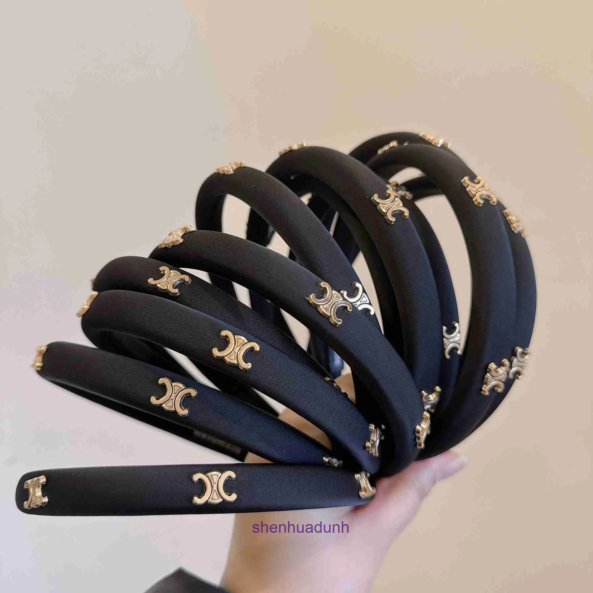 Vitalité et cerceaux de cheveux mignons simples noirs élégants hauts hauts top âge réduisant triomphe arc arc français fashion tbnr