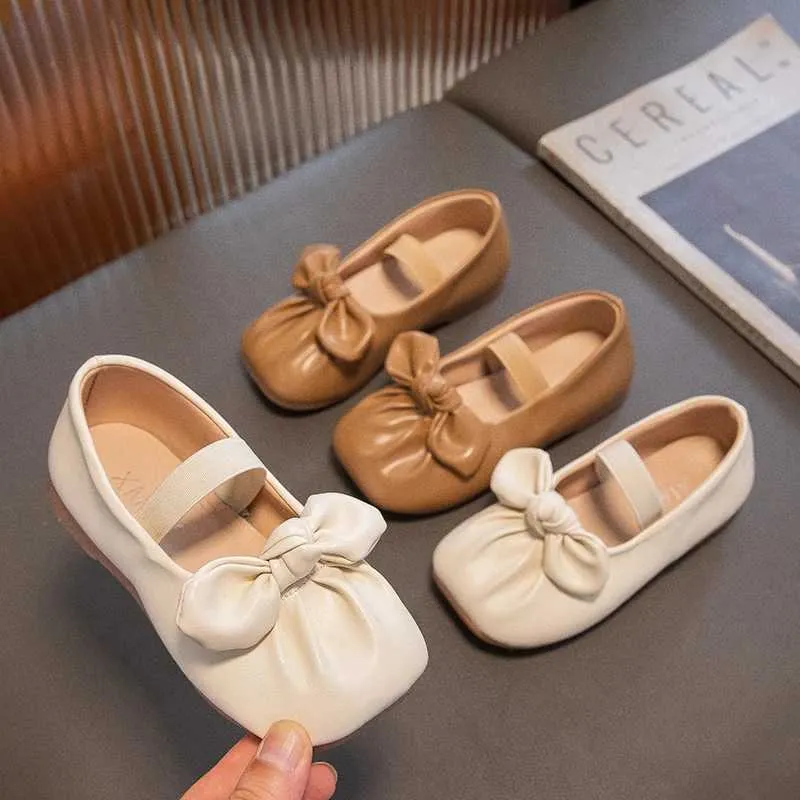 Sneakers Baby Girls Lederschuhe 2023 Herbst bequeme weiche alleinige Kinder Casual Shoes Fashion Einfache Bogenprinzessin Schuhe Größe 23-33 Q240506