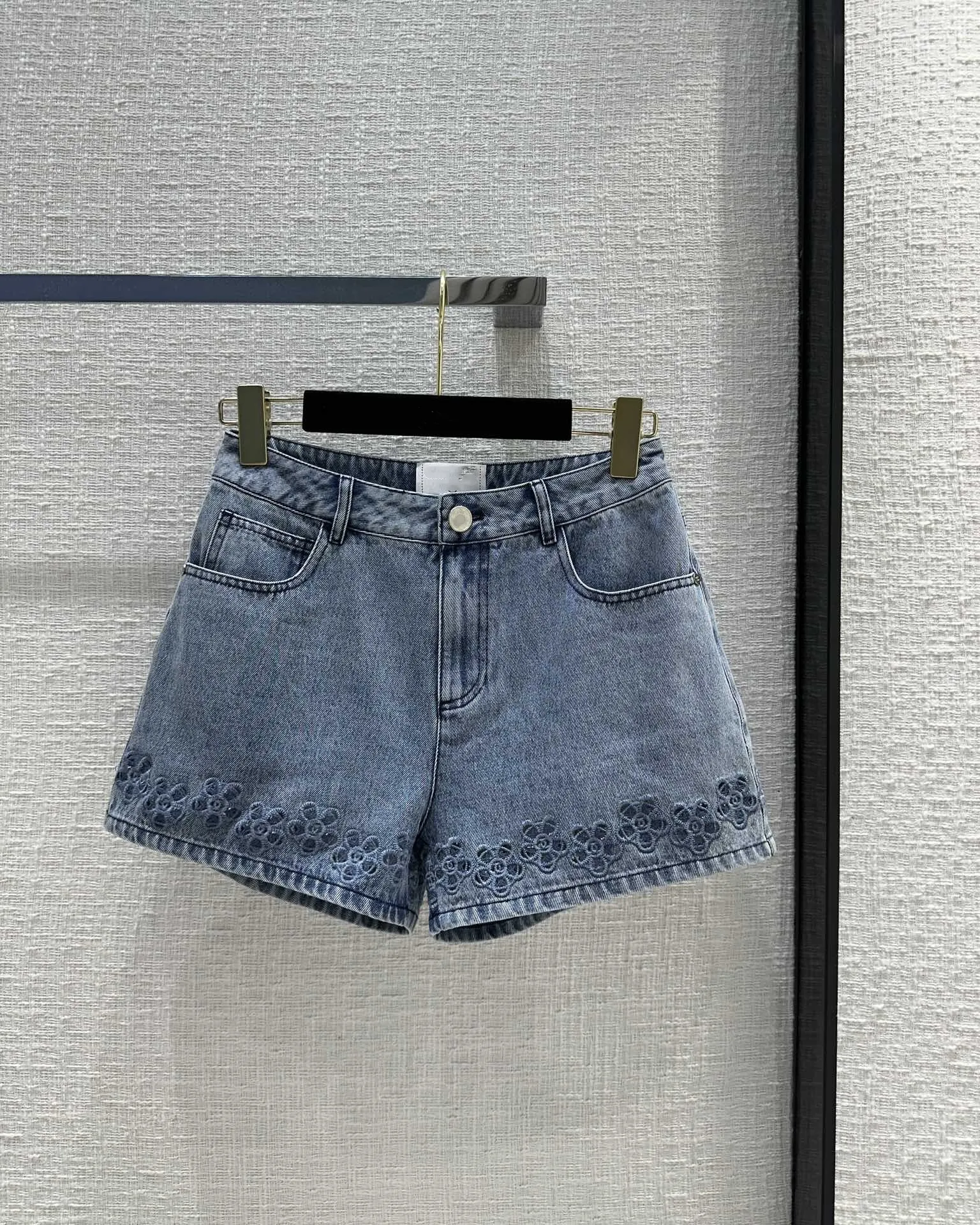 Kadın Markası Aynı Stil Şort 2024 Yeni İlkbahar Yaz Moda Pantolon Tasarımcısı Lüks Kadın Kot pantolon 0506-2