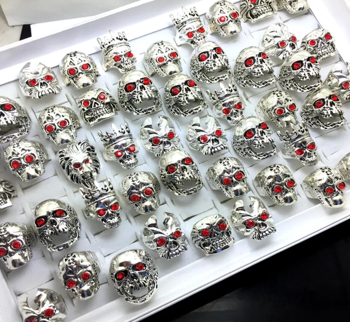 Ganze 20pcs Mix Red Eye Skull Silber Schädel Muster Ringe Schmuck Finger Ring Punk Biker Fashion3156654