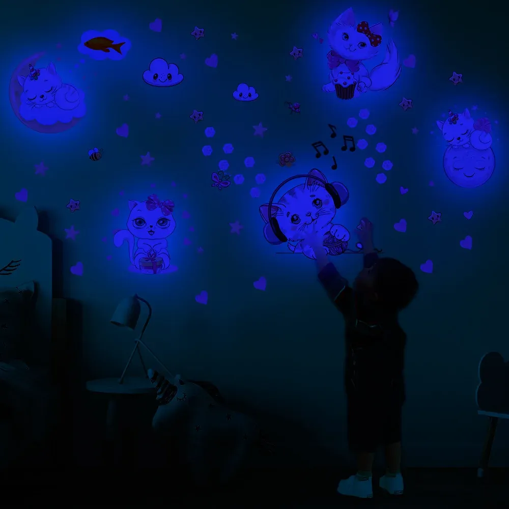 Autocollants créatifs dessins animés chat lumineux muraux muraux pour enfants décoration de chambre en bleu étoiles fluorescentes décalantes artistiques brillent dans les autocollants sombres