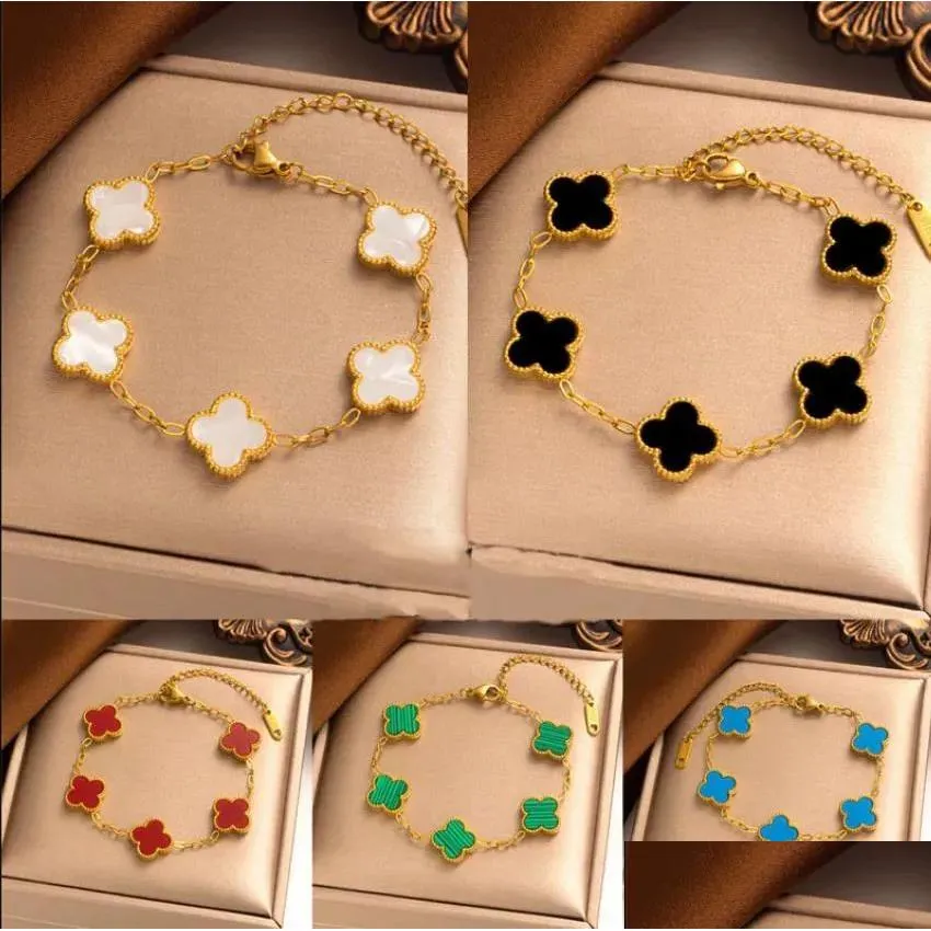 Colliers pendants Designer à quatre feuilles Clover Top Bijoux Accessoires Collier Collier Bracelet Bague d'oreille Stud Orest of plaqued Girl Christmas E DHDKB