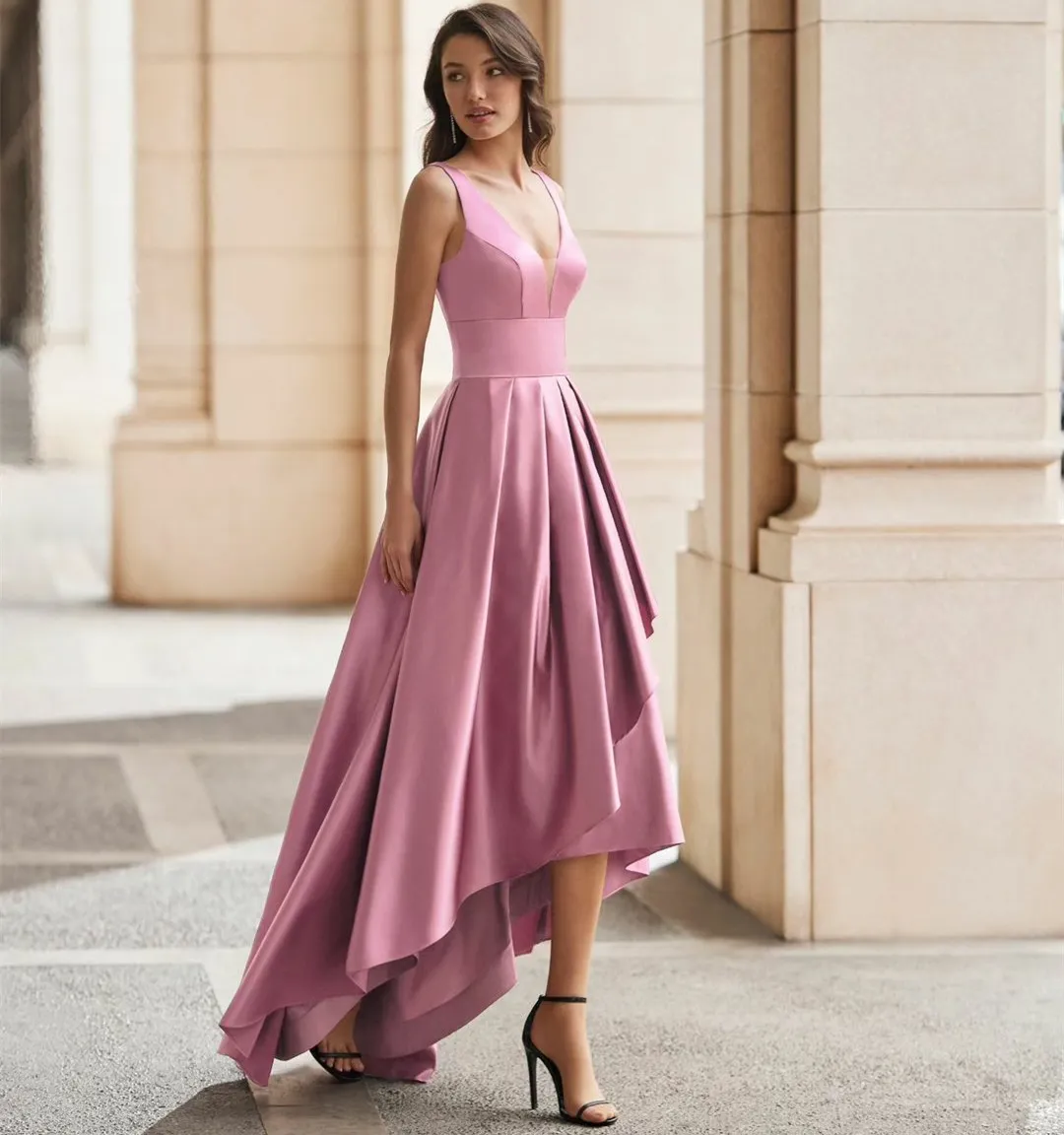 Elegant Hi Lo Satin Green Mother of the Bride Dresses with Pockets A Line V Neck Pleated Asymmetrical Length Mom of The Groom Dress Godmother Dress