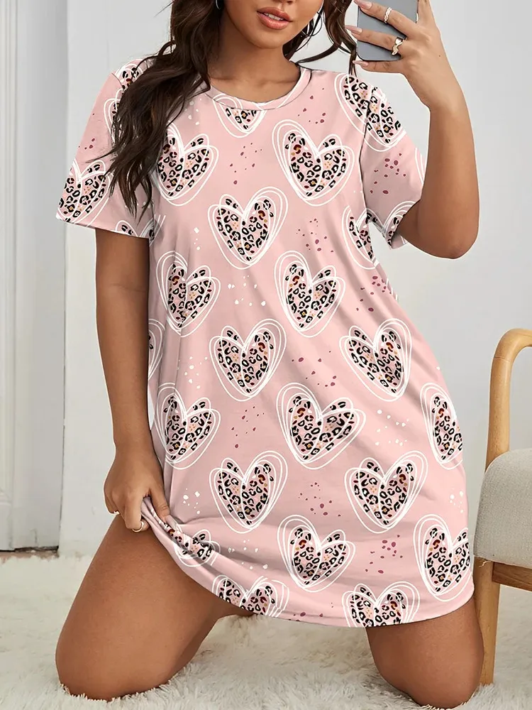 Kvinnor Plus Size Soft Heart Print V Neck Sleep Tee Dress - Hatbar och färgglad 240506