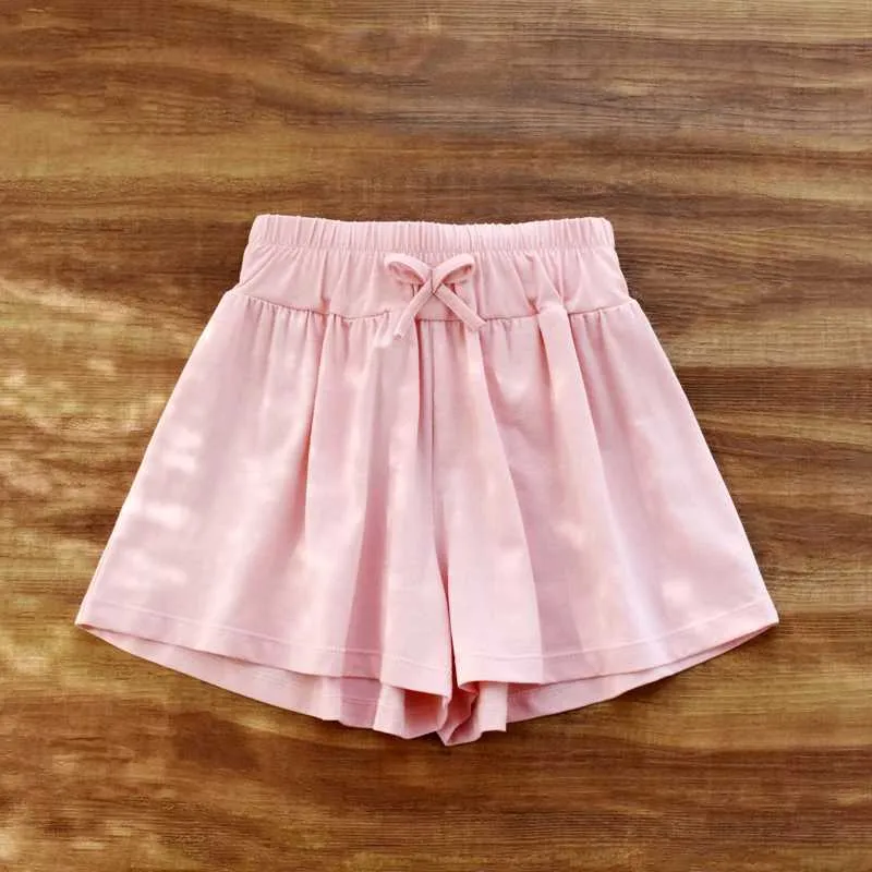 Shorts flickor i åldern 1-7 bär bomullsbyxor utomhus i sommarbarn benen dagliga casual shorts för barn cool och komfortel2403