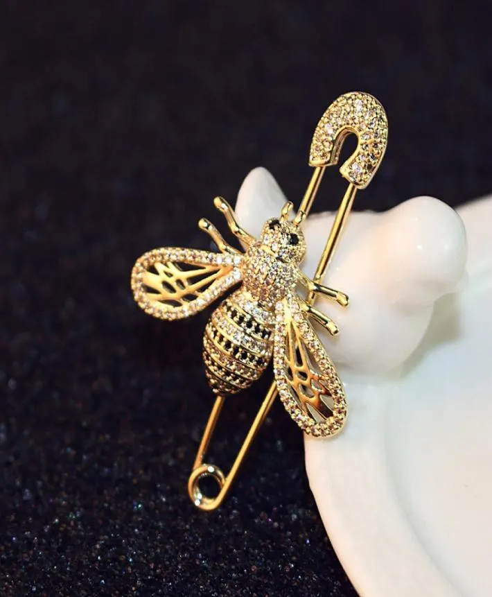 Nouveau design de mode Lady Bee Brooch Temperament Luxury Diamond Brooch Tendance de mode Broche Scarpe Boucle de boucle