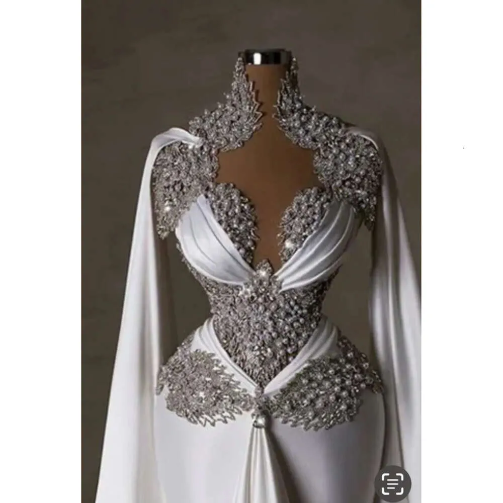 Designer Robes de mariée sirène 2024 CRISTES DE BRIDAL CRISTES PERLS PELAIS SATIN