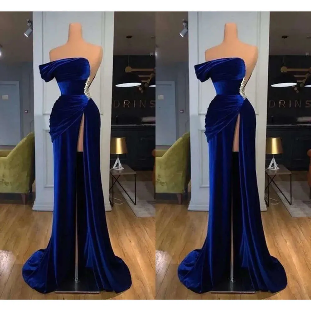 Vestidos azuis Prom Royal Veet Sereia Alta dividida com miçangas sem mangas Pregas personalizadas vestido de noite Made