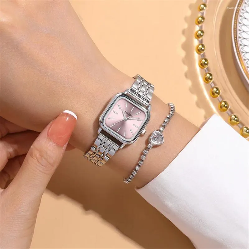 Montre-bracelets 2pcs / set Fashion Small Square Dial Femme Dame Quartz Steel montre