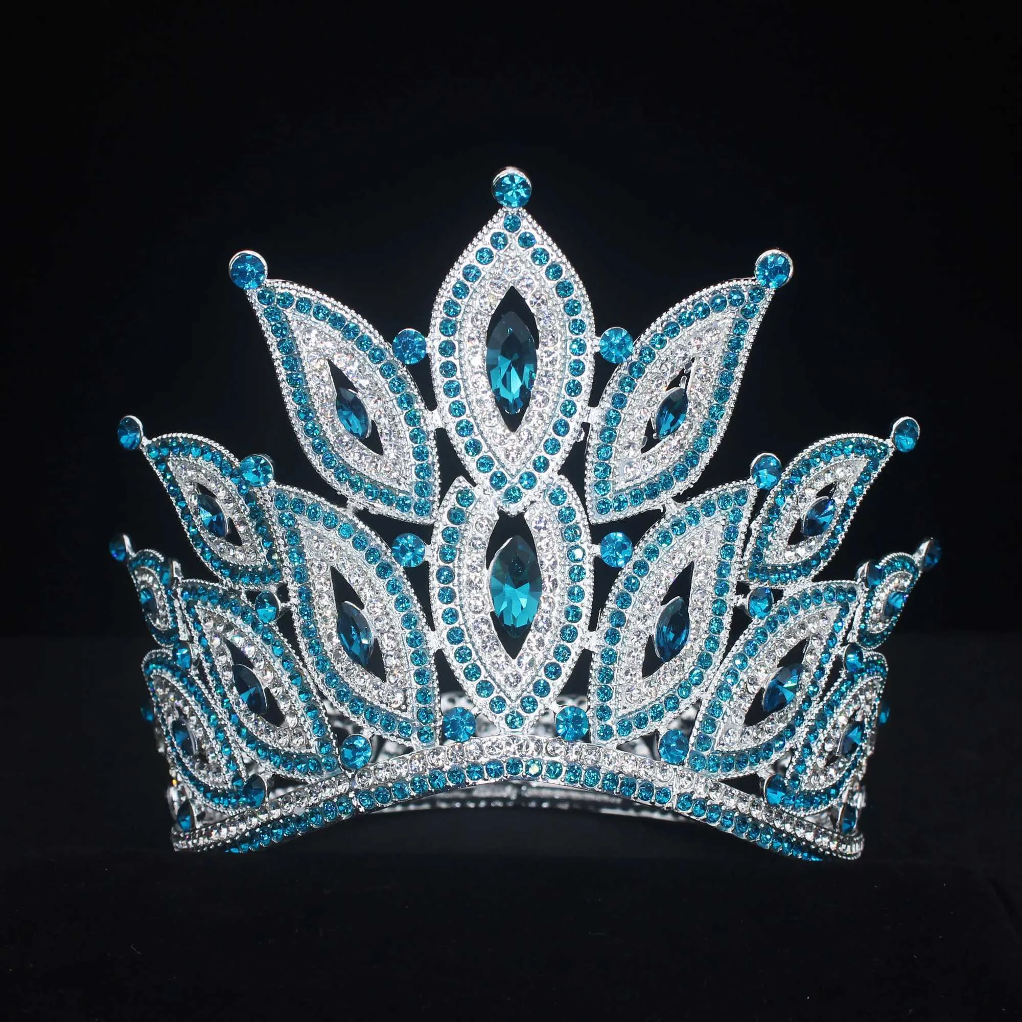 Stirnbänder Luxuskönigin -Tiaras und Kronbraut weiblicher Kristall Diamant Haardekoration Hochzeit Braut Haarschmuck Accessoires Q240506