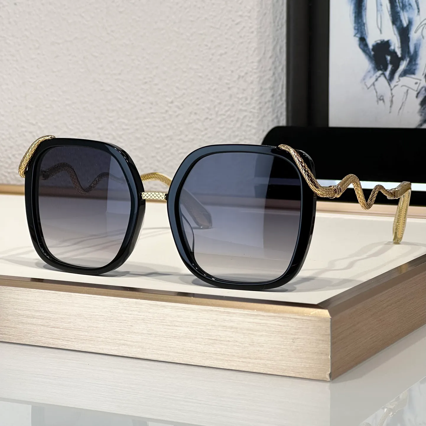 Metal Frame Snake Sunglasses with UV400 Protection Lenses Womens Serpent Snake Jewel Arm Round Circle Metal Rim  main image 4
