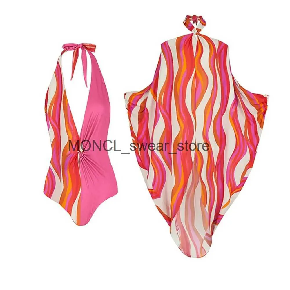 Swimons de maillots de bain féminins Rétros de maillot de bain rétro en une seule pièce Cosier de bain DP V Holiday Beachwear Cover Up Summer Surf Wear H240507