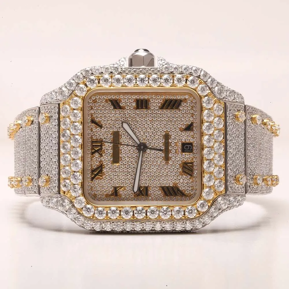 Une montre fantastique avec un fermoir caché en acier Stainls et des diamants naturels vous donnez un style unique avec une clarté VVS
