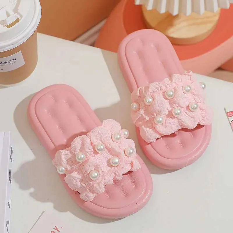 Slippers tofflor Princess Wind Pearl Puffs Girls Little Girl Slippers Mjuk botten utanför penetrerande luftsandaler