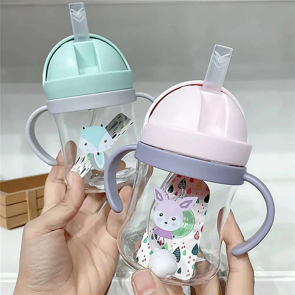 Tasses de plats ustensiles 250 ml Cartoon Small tasse adapté aux tout-petits et aux enfants Tapis d'apprentissage des bouteilles d'eau avec paille et poignée de bille de gravité Cupsl2405