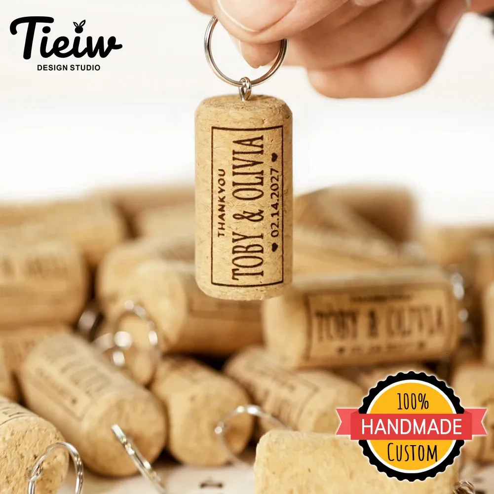 Custom Wine Cork KeyChainmadmade Wine Entusiast Entusiast Entusiast Giftpersicalized Key Holderwedding Favorutunique Souvenireco Friendly Gift 240426