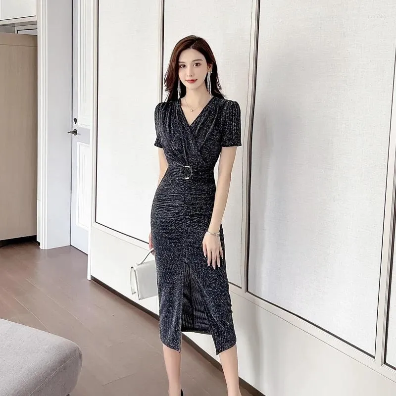 Chic V-Neck Knitted Party Dress for Women - Elegant Hip Wrap Design, Short Sleeves, Black - Perfect for Summer 2024 Fashion