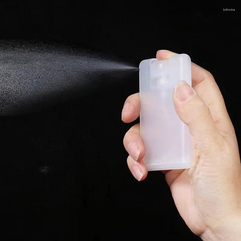 Lagringsflaskor Macaron Press Portable Mini Atomizer Sub-Bottling Card Refillable Spray Bottle For Parfume Moisturizing Water Travel 20 Ml