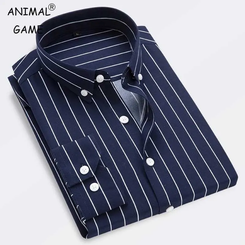 Chemises habillées pour hommes Nouveaux hommes à rayures Solid décontractée décontractée Slem Slim Fit Edition coréenne Shirt Formal Laydown D240507