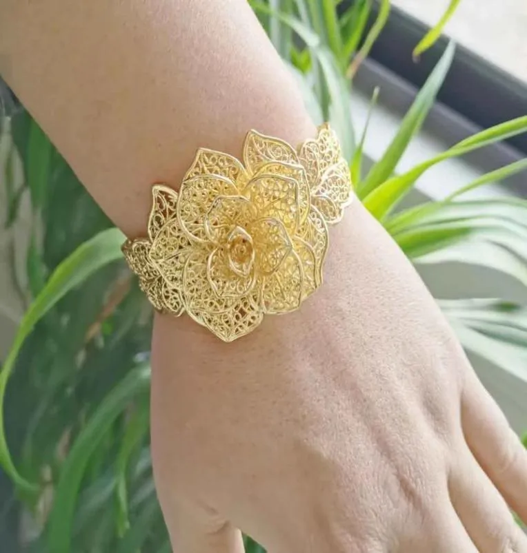 Bangle Gold Metal Hollow Flower Open Cuff Arm Bracelet For Women India Bridal Wedding Accessories Luxury Women039s Bracelets Je8261499