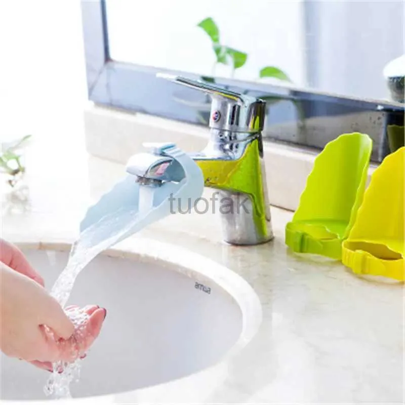 Giocattoli da bagno in silicone bambino giocattoli da bagno per bambini rubinetto estensore per bambini lavaggio estender del lavandino bagno in gomma portacave il lavandino del rubinetto d240507