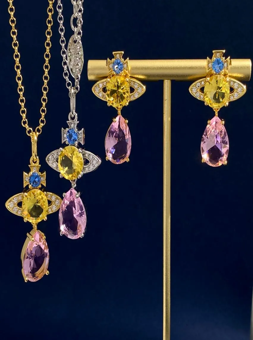 Luxuriöse Designer -Schmucksets Damen Halsketten Ohrstollen Halskette Ohrring mit blau rosa weißen Kristall Diamonds Planet Anhänger W9385336