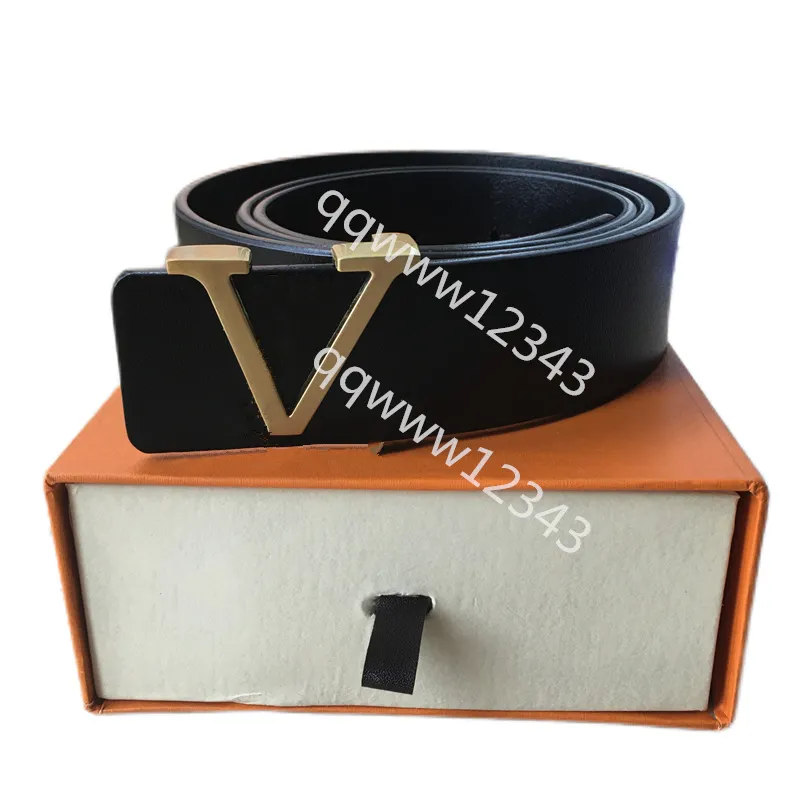 Cinturas de diseñador de 4.2 cm de ancho para hombre Cinturón de mujer Ceinture lujoso y limpio cuero de cuero negro Carta de marca L y V Buckle de alta calidad Traje de negocios de alta calidad