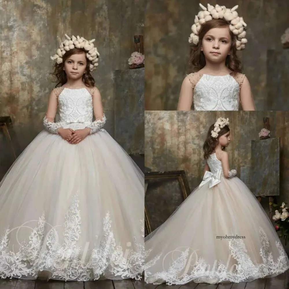 Belle robe de bal robes de fleur de fleur bijou à manches longues en dentelle applique en cristal noyaux concours de robe de robe