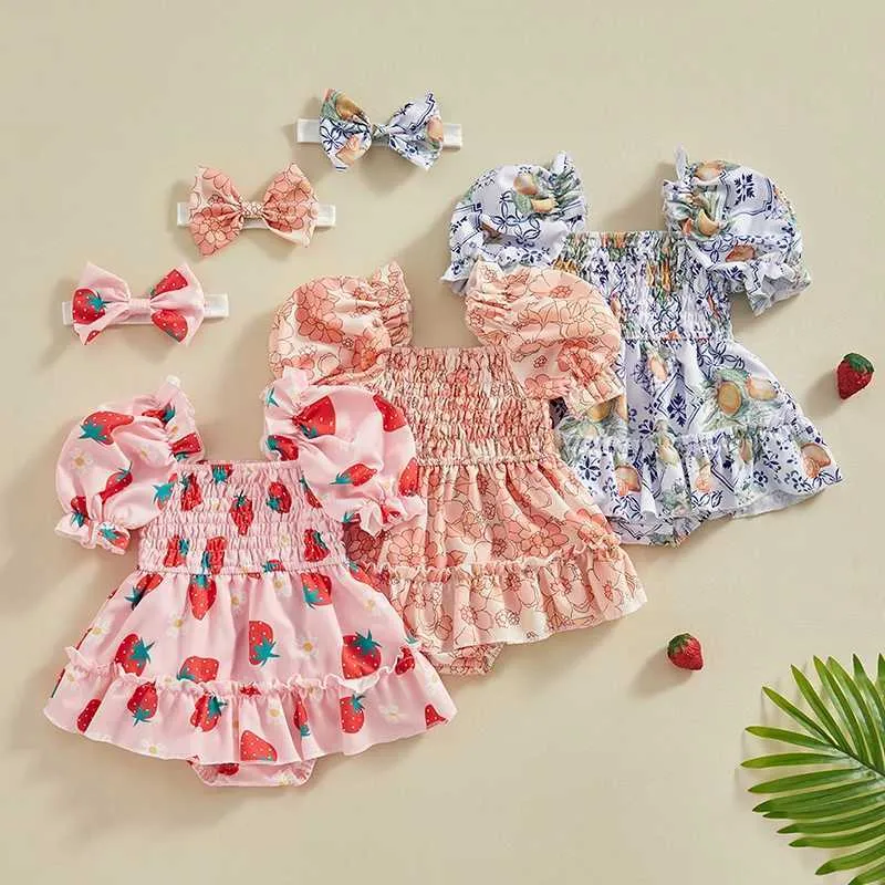 Rompers zomer baby babykleding meisjes kleedt fruit/bloem afdrukken ruches ruches korte mouw jumpsuit haarband voor pasgeboren kleding H240507