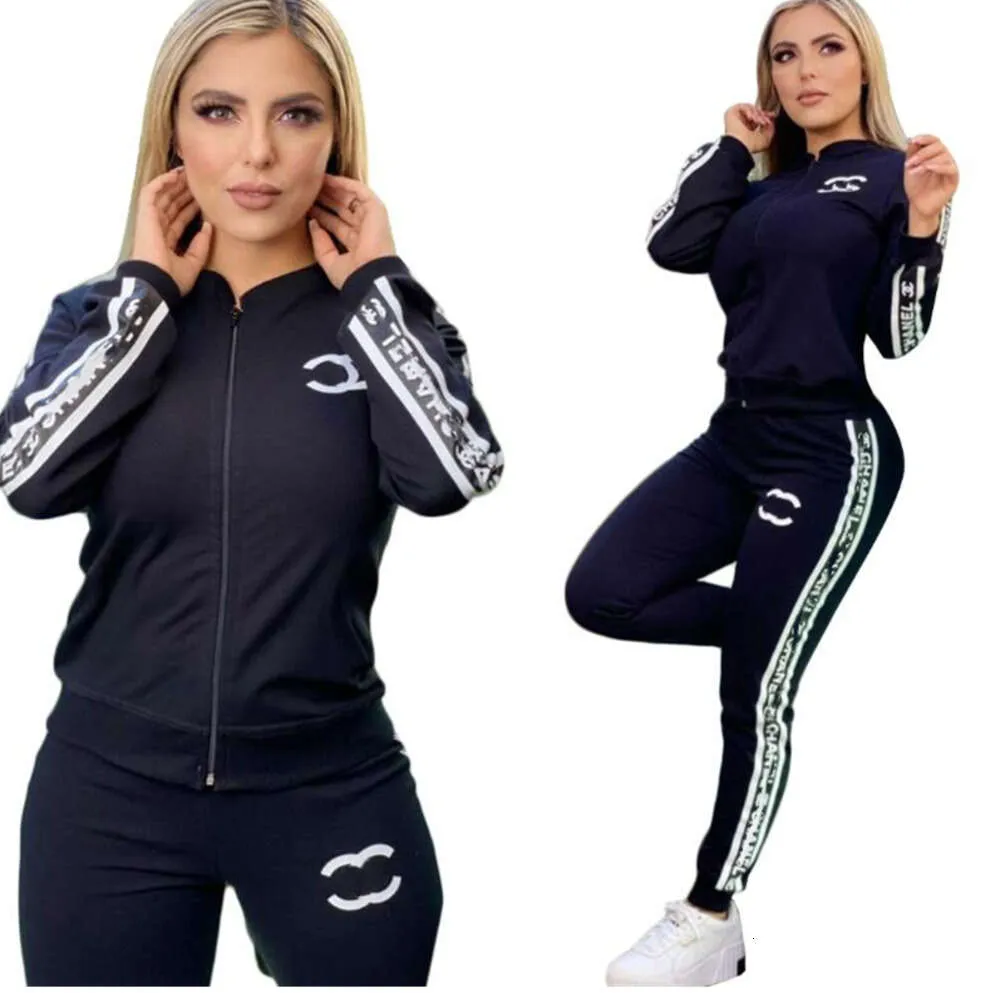 24SS Spring Frühling Neue Damen Tracksuits Luxusmarke Fashion Casual Sports Designer 2 Stück Set Fashion Clothing J2572457665