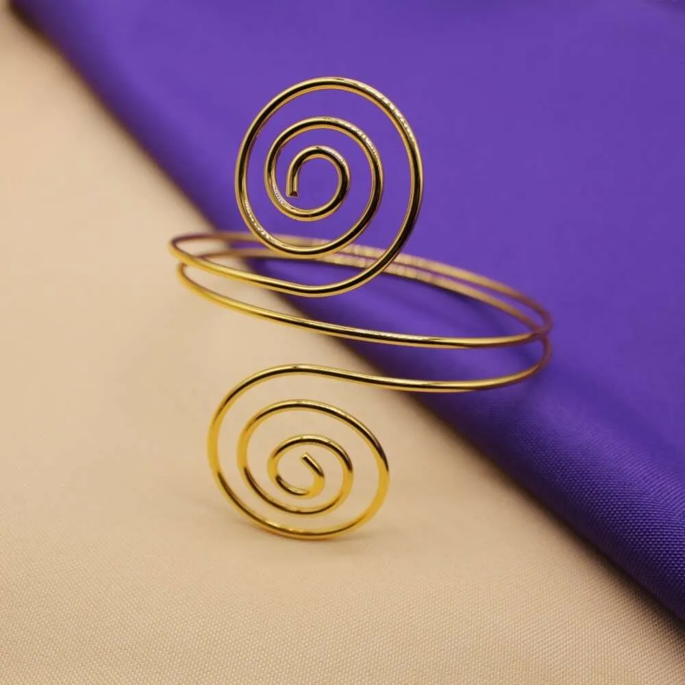 Pulseira criativa e exagerada de braçadeira de braçadeira em espiral em espiral