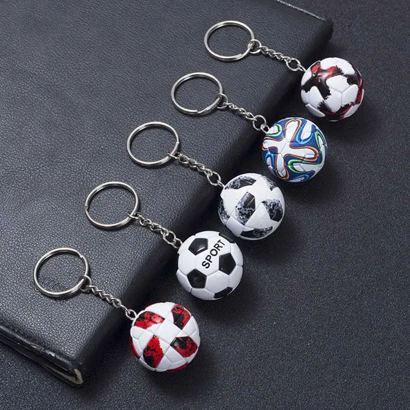 Keychains Lanyards 3D Sport Football Key Chains Souvenirs Pu Leather Keyring voor mannen Voetbalfans Keychain Hanger Briendje Geschenken G1019