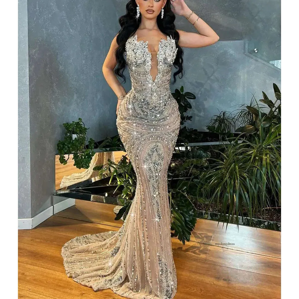 Mermaid Prom Dresses Sleeveless V Neck Appliques Sequins Beaded 3D Lace Hollow Floor Length Diamonds Sexy Evening Dress Bridal Gowns Plus Size Custom Made 0431