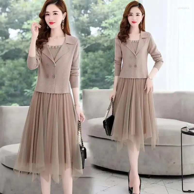 Vintage Knit Top And Turn Down Collar Work Dresses Online Set For Women Buttock Blazers And Midi Length Two Piece Suit With Two Piee Outfits G518 From Edadysera 58.65 DHgate.Com