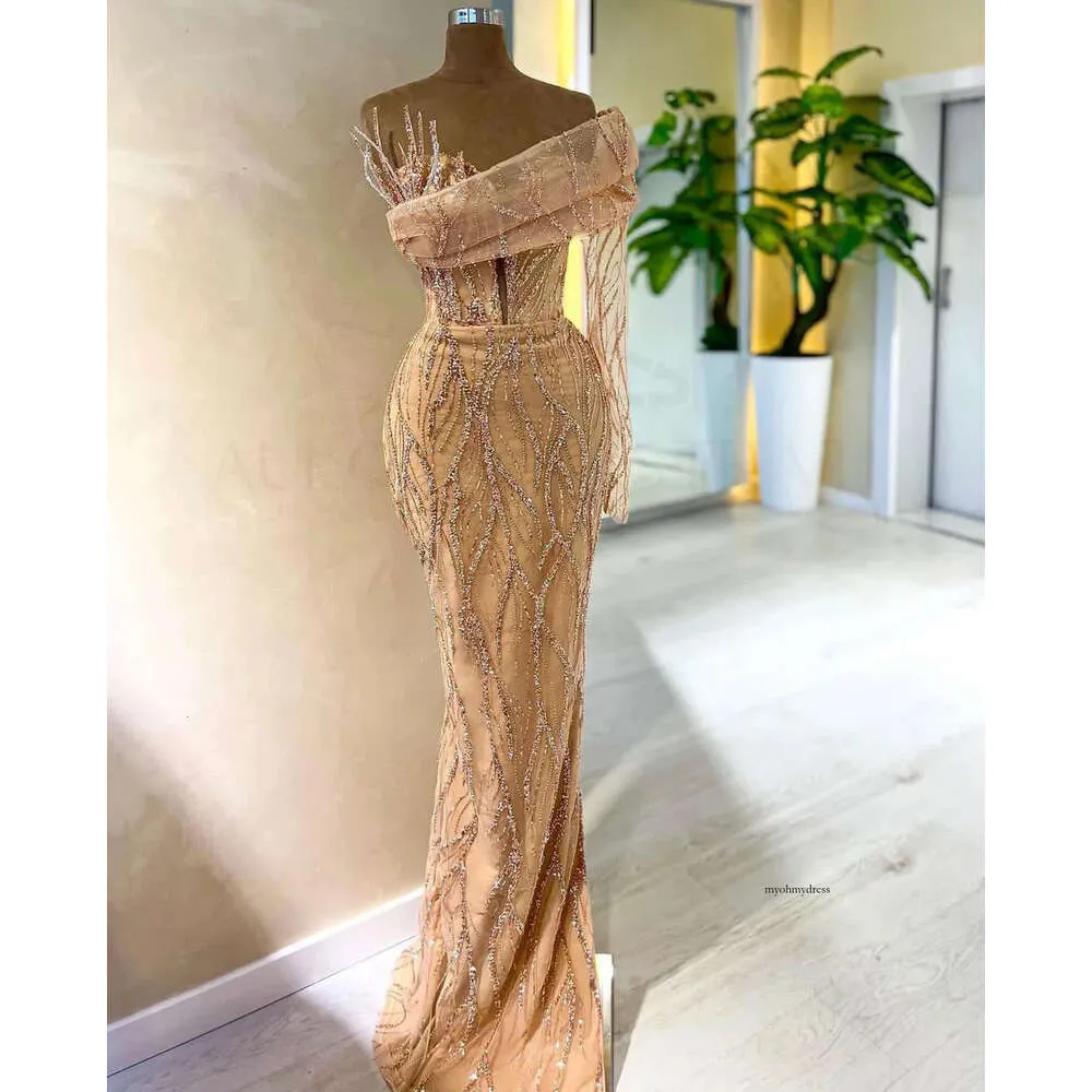 Gold Meerjungfrau Prom Kleider Ein Langarm -V -Nacken -Appall -Paillettenbaum Länge Perle Celebrity Diamonds Funkle Abendkleid Brautkleider Plus Größe Custom 0431