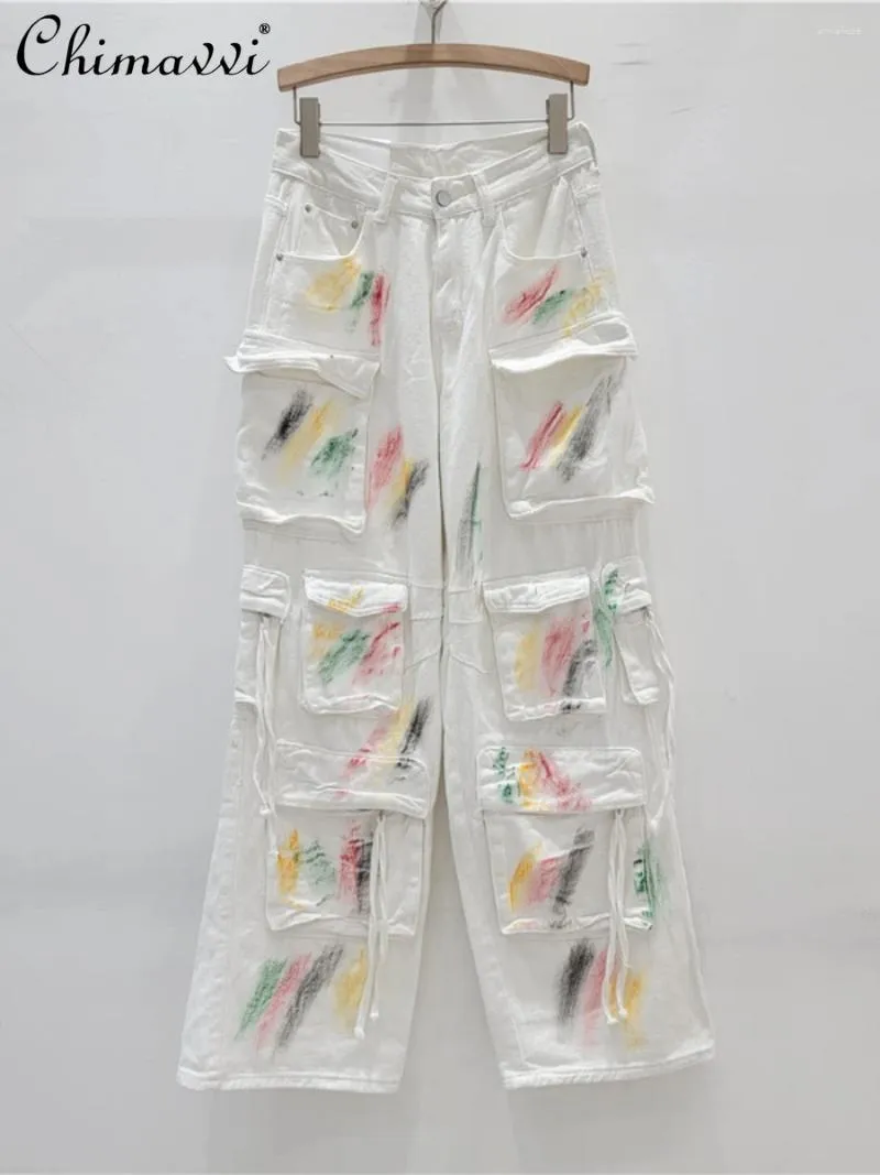 Jeans féminins 2024 Vêtements de printemps Fashion Blanc Denim Grande Couleur de poche pantalon peint à la main.