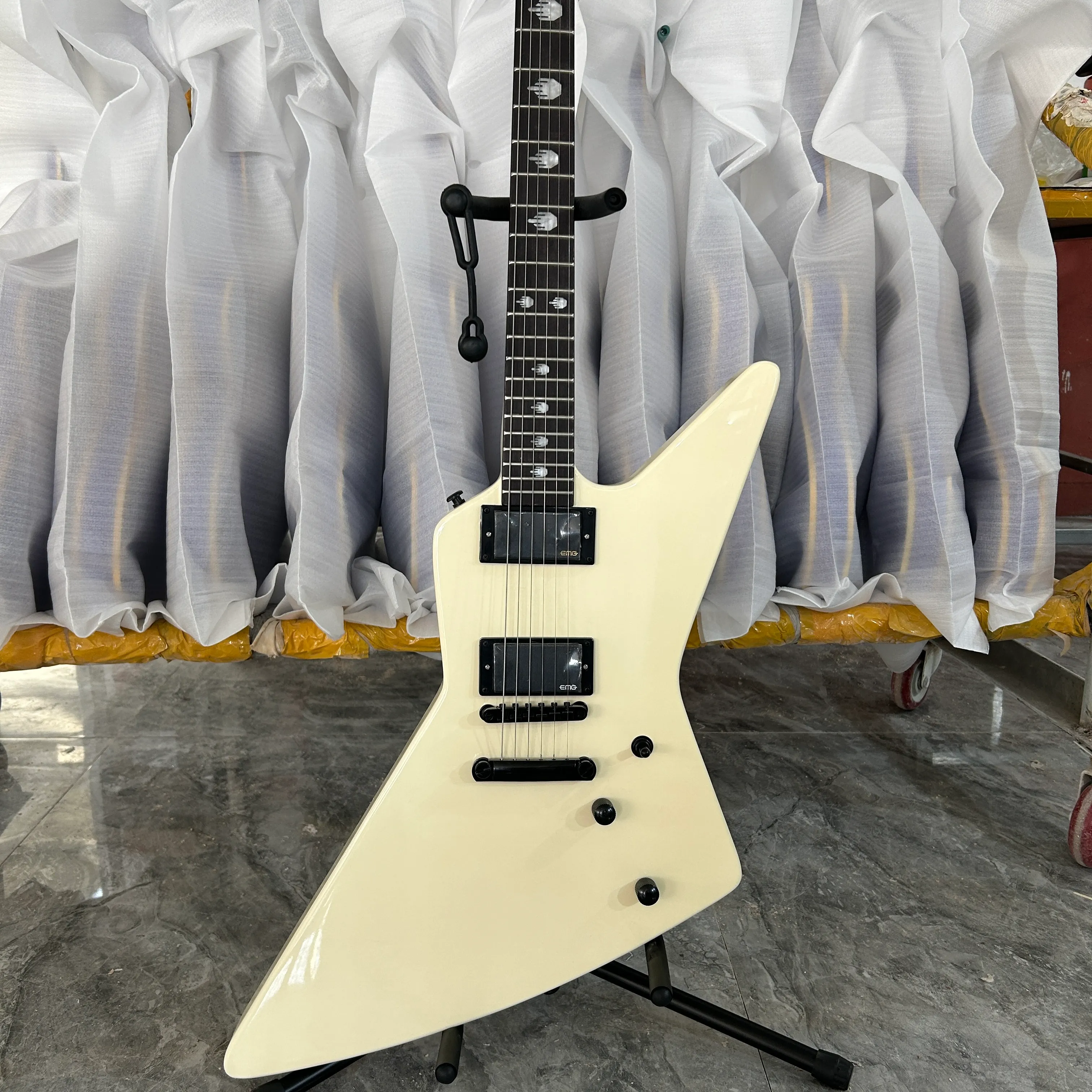 James Hetfield Signature Electric Explorer Guitar Cream White with Ebony Fretboard Inlay