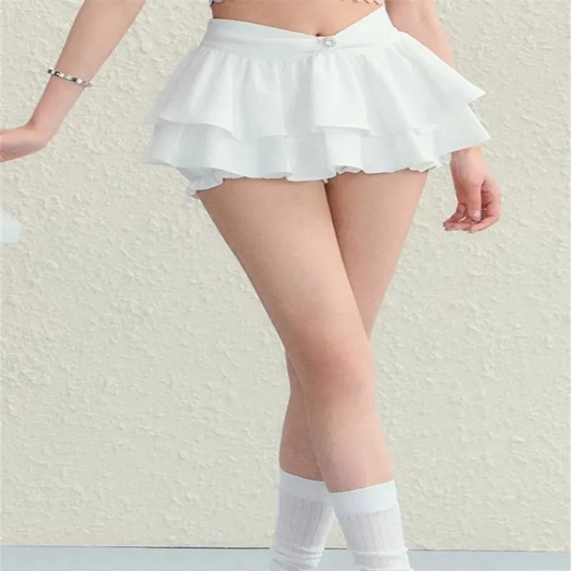 Jupes 2024 Été Femmes japonaises Fashion haute taille décontractée diamant blanc doux fleur mini jupe de sécurité pantalon deux couches gâteau