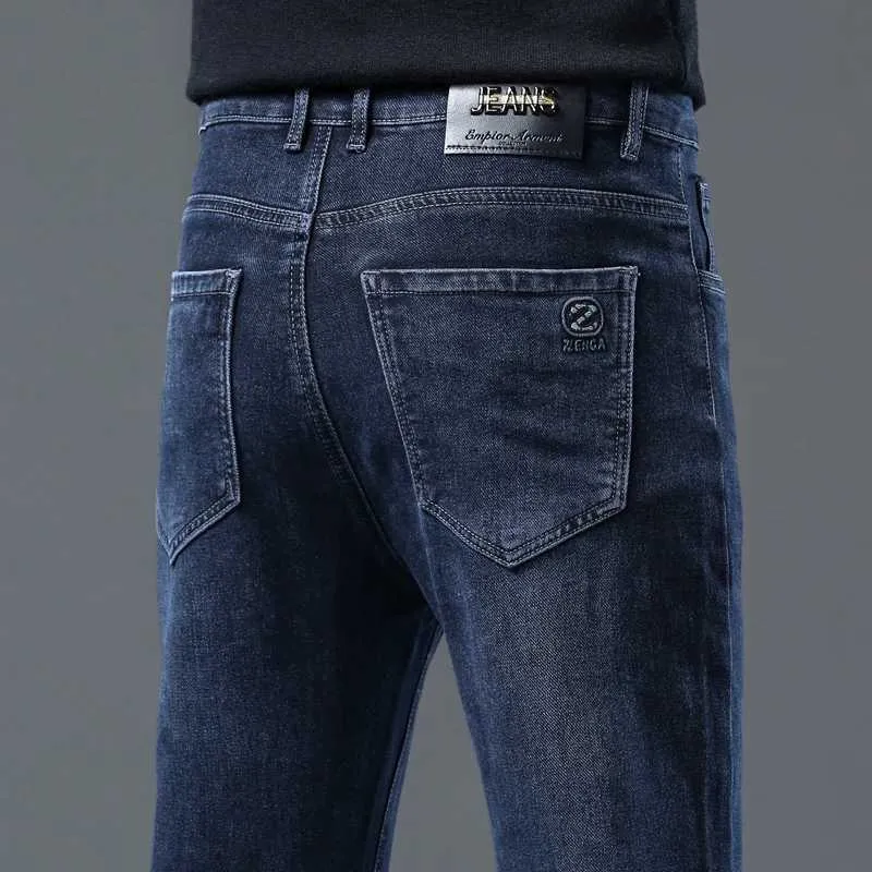 Jeans masculin Automne Hiver Nouveau style Jeans épais jeans Blue Grey Strethers Straight Jame Casual Jeans Fashion Mens Fit Denim Pantals Y240507